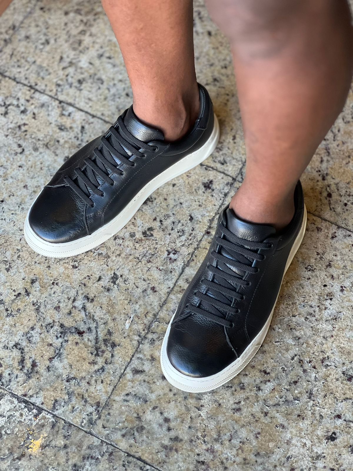 Tênis Sneaker em Couro Preto