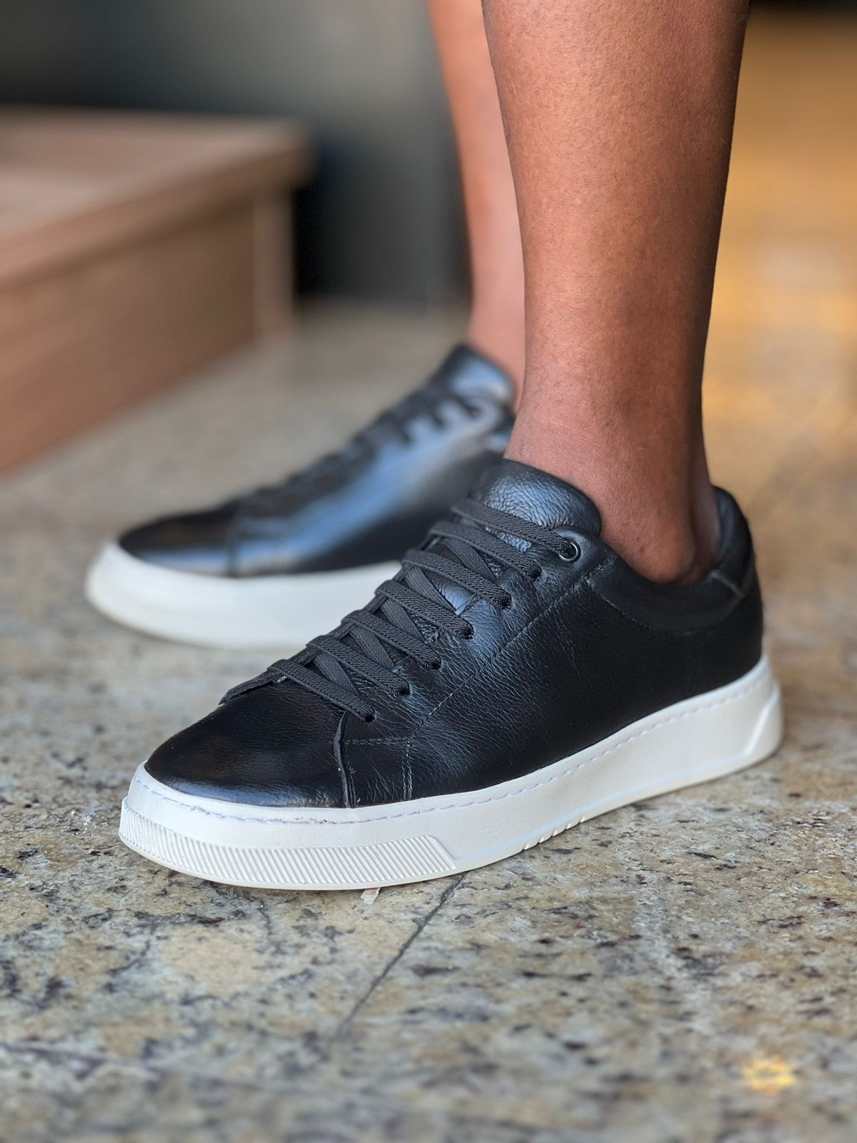 Tênis Sneaker em Couro Preto