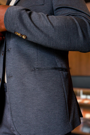 Costume Slim com Elastano Inteligente Chumbo