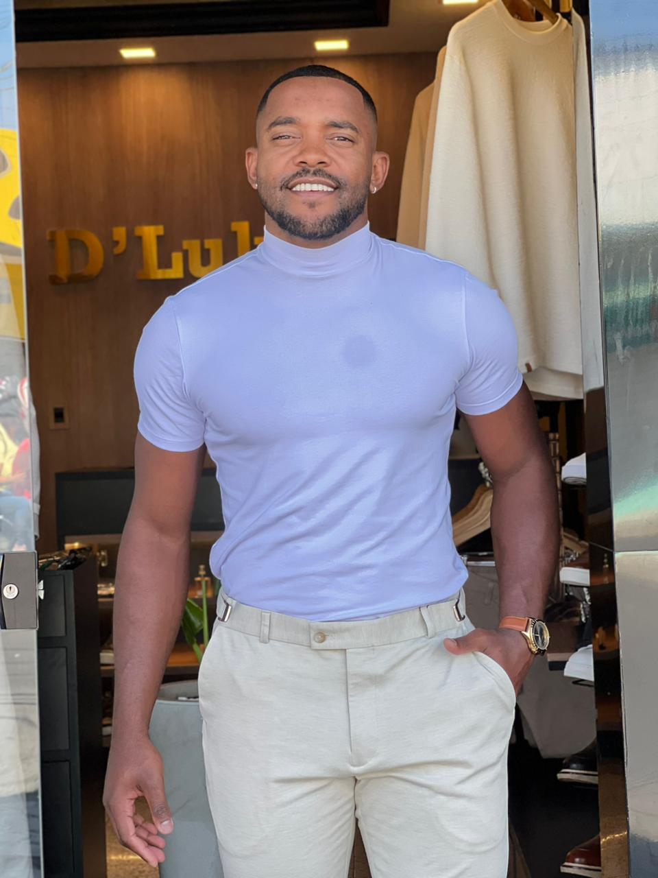 Blusa Masculina Gola Alta Slim em Algodão Premium e Elastano