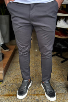 Calça Slim em Moletim com Elastano – Corte Alfaiataria