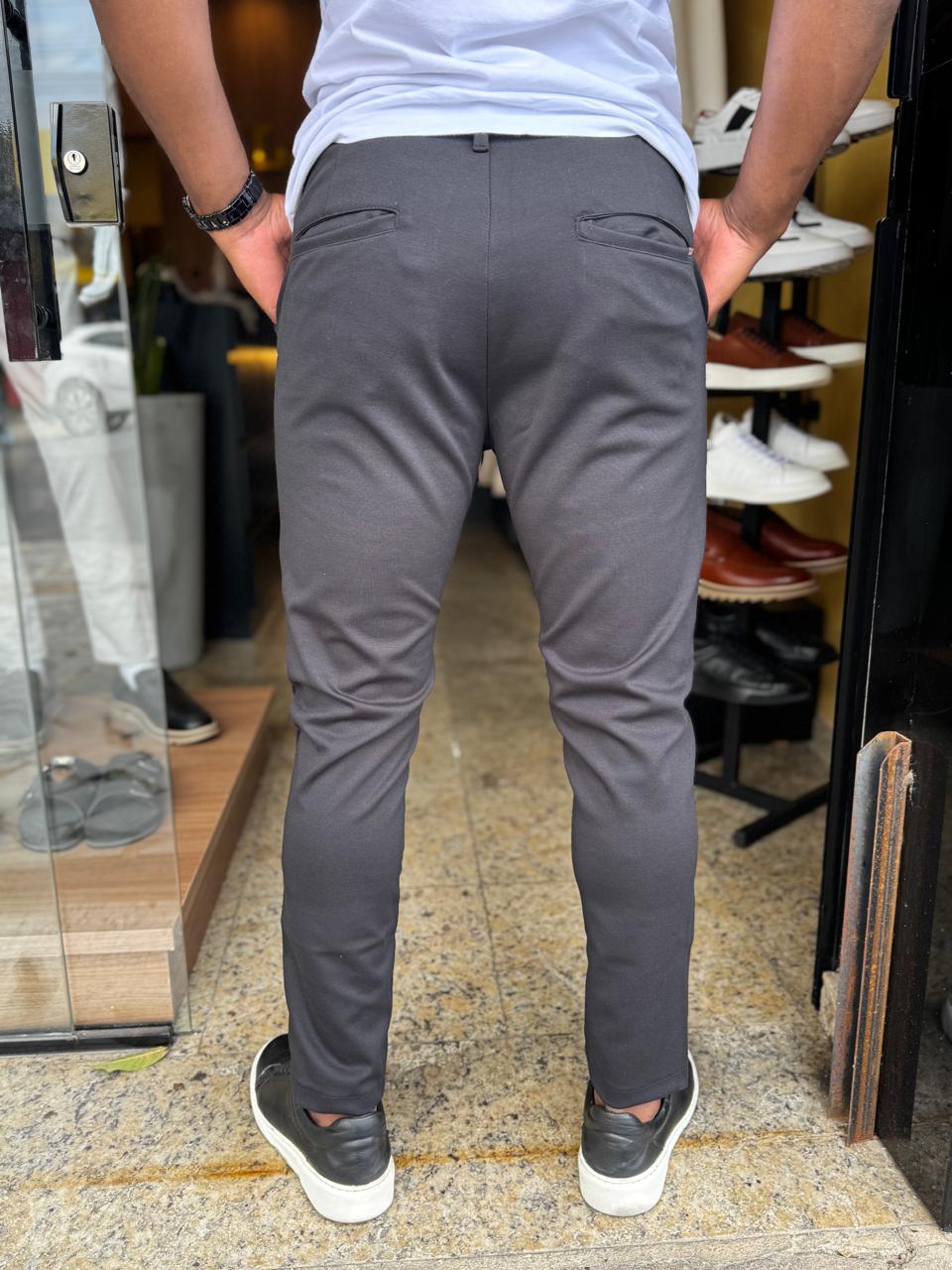 Calça Slim em Moletim com Elastano – Corte Alfaiataria