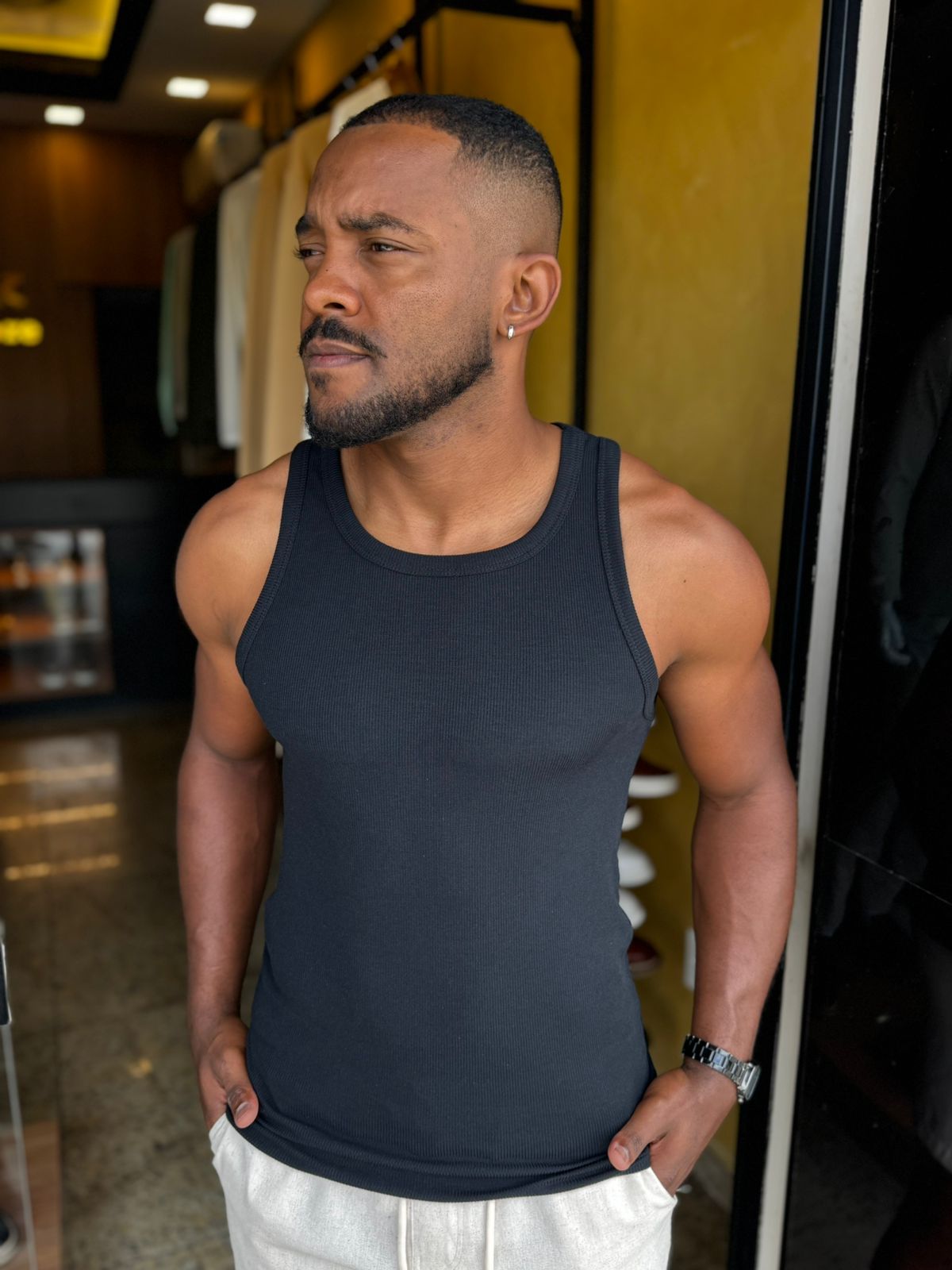 Camiseta Regata Masculina Canelada em Algodão Premium e Elastano