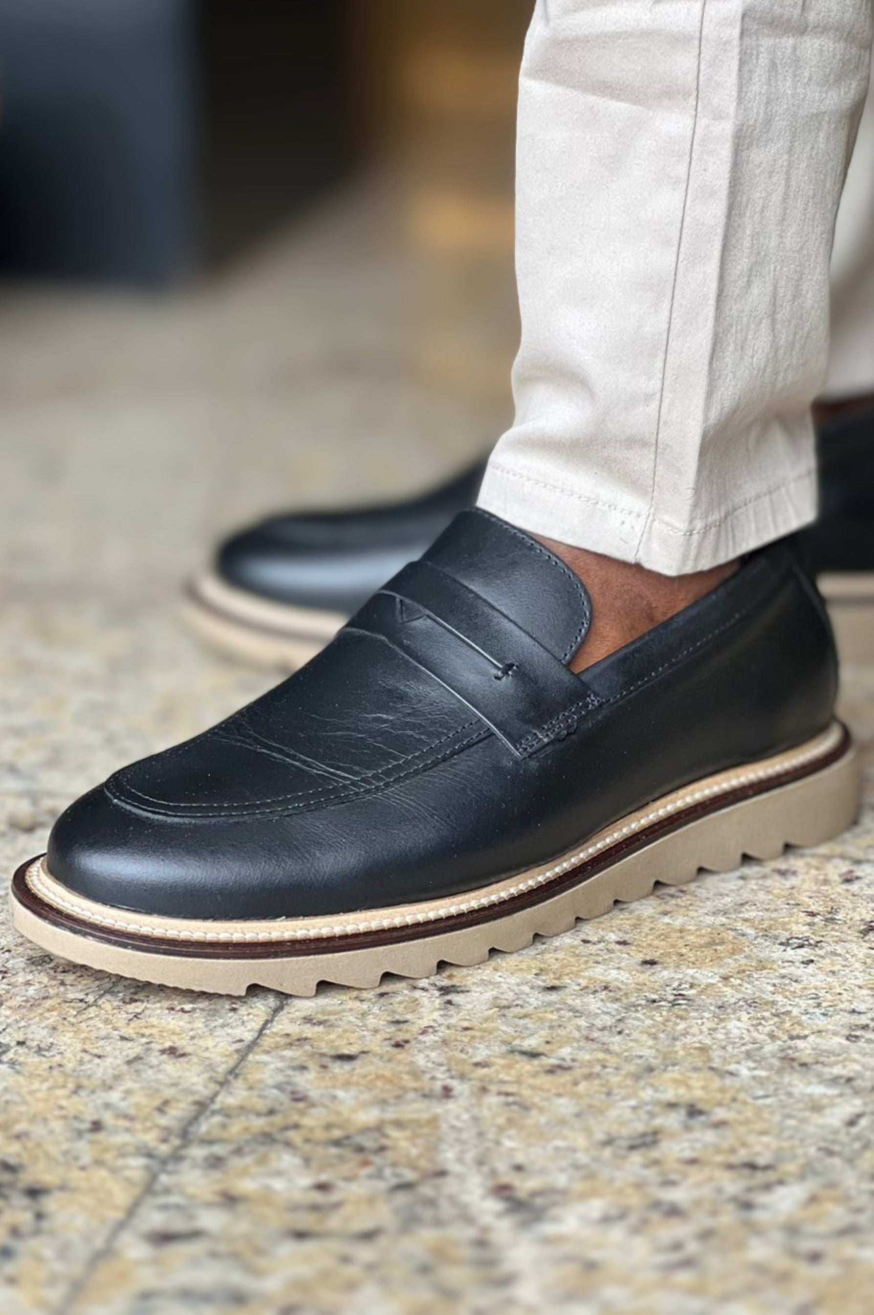 Loafer Tratorado em Couro Preto