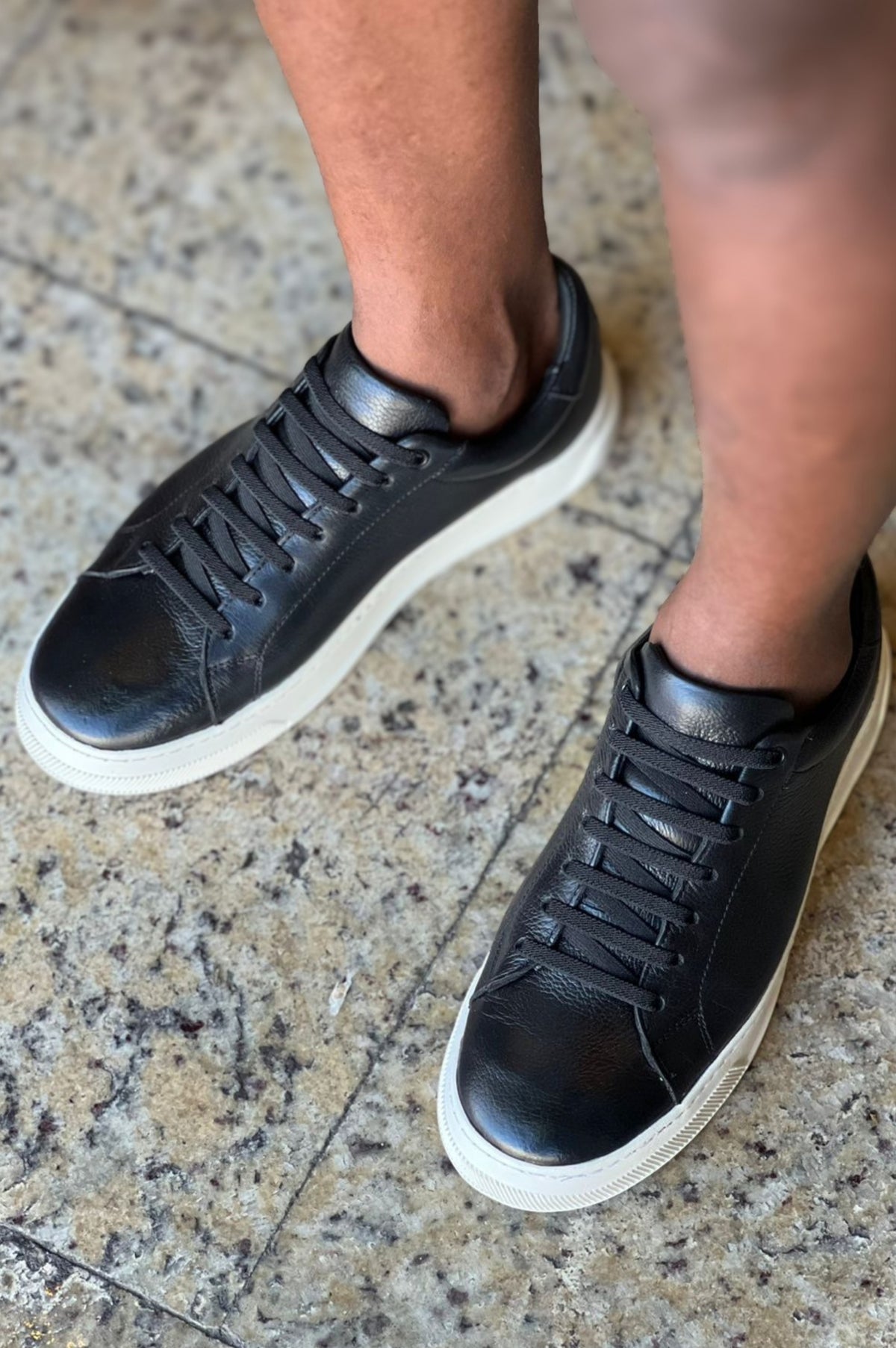 Tênis Sneaker em Couro Preto