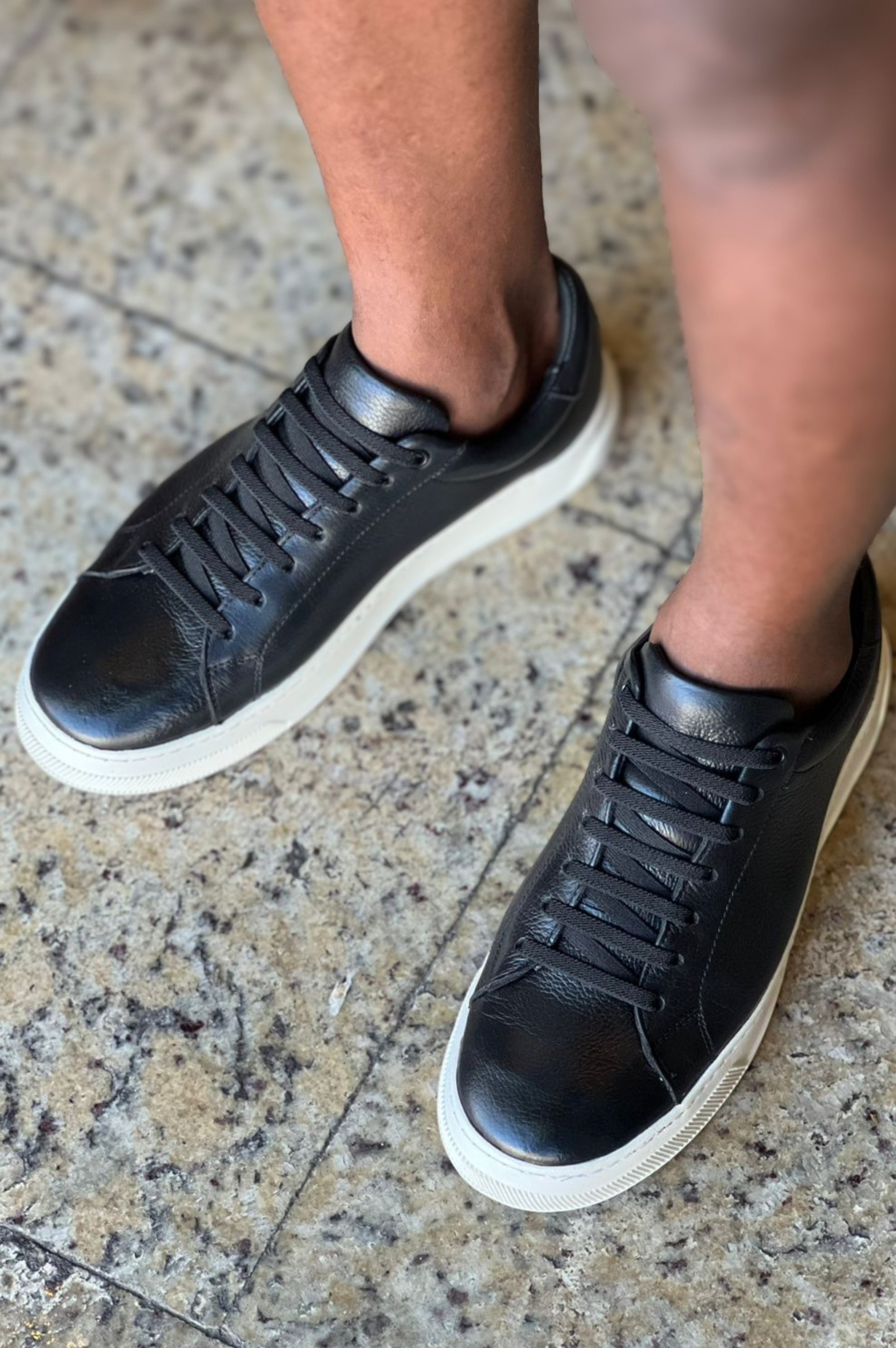 Tênis Sneaker em Couro Preto